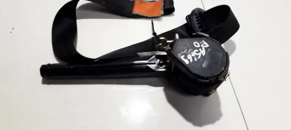 Volkswagen Polo II 86C 2F Front seatbelt 6N3857706B