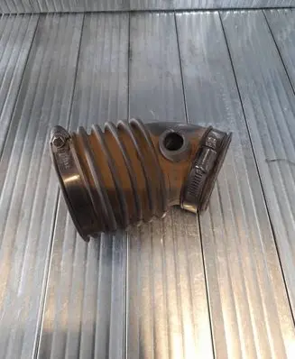 Mazda Tribute Air intake duct part YL8U9R504BE