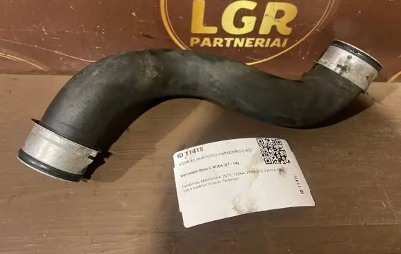 Mercedes-Benz C W204 Engine coolant pipe/hose A2045011682