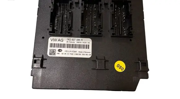 Skoda Octavia Mk2 (1Z) Comfort/convenience module 1K0937085H 5DK00965106