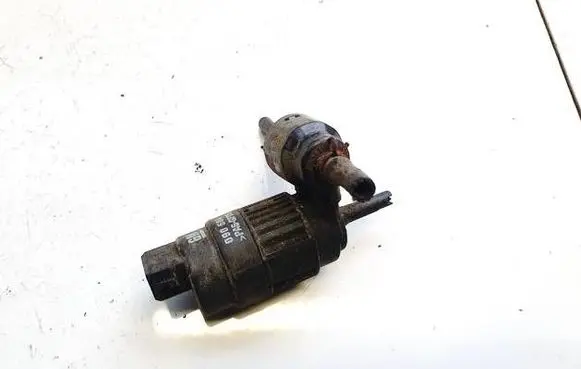 Opel Vectra B Windscreen/windshield washer pump 090586632