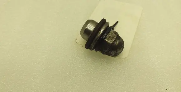 Mitsubishi L200 Nuts/bolts 
