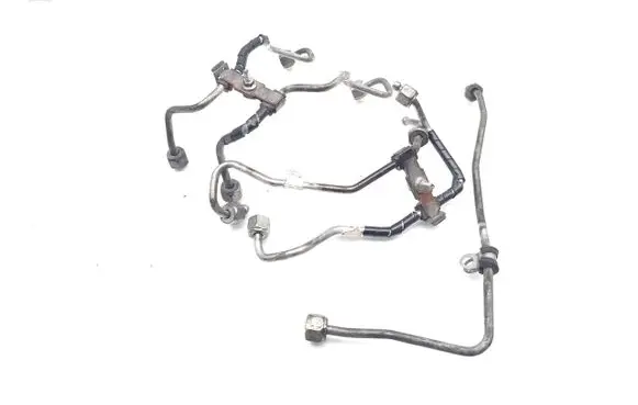 Fuel injector supply line/pipe