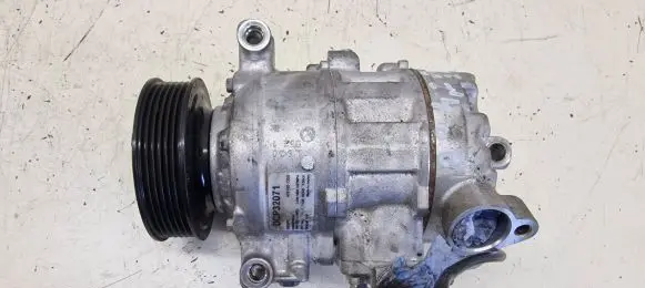 Audi A8 S8 D3 4E Air conditioning (A/C) compressor (pump)