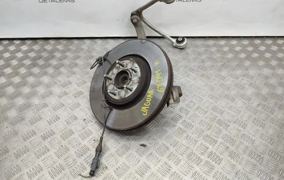 Jaguar XF X250 Front wheel hub