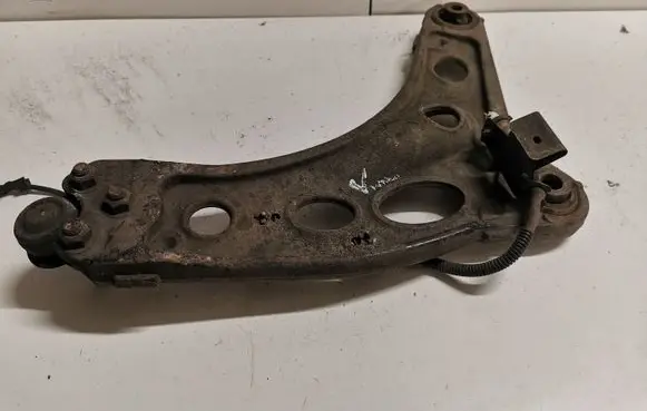Opel Vivaro Front lower control arm/wishbone 93853464