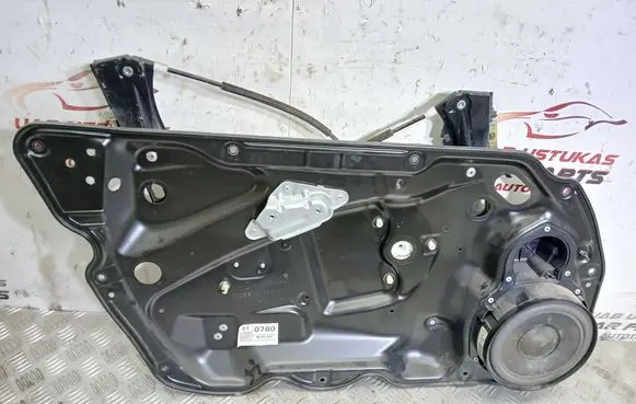 Volkswagen PASSAT B6 Front window lifting mechanism without motor