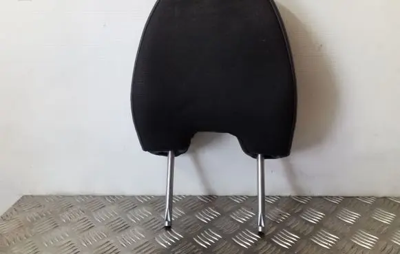 Volvo XC60 Front seat headrest 