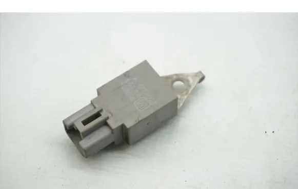 Lexus LS 460 - 600H Other relay 90980-04198