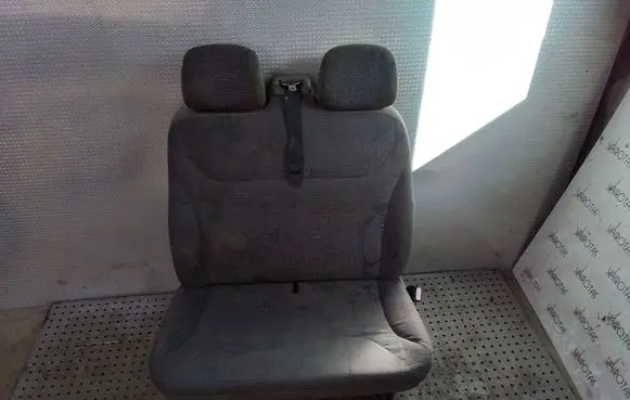 Opel Vivaro Front double seat 