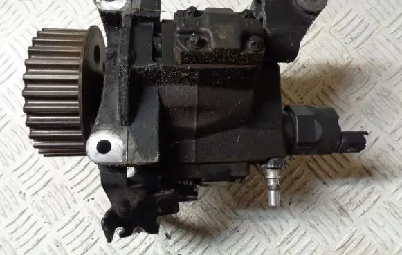 Nissan Qashqai Fuel injection high pressure pump 167000938R 8200704210