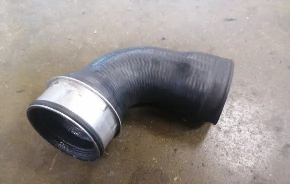 Volkswagen Polo IV 9N3 Intercooler hose/pipe 8E0145838N