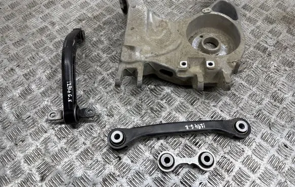 Peugeot 3008 III Rear upper control arm/wishbone