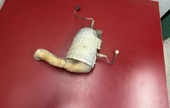 Chrysler Pacifica Catalyst/FAP/DPF particulate filter P68323149AB 68323149AB