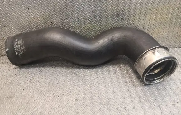 Mercedes-Benz R W251 Intercooler hose/pipe 2515280182