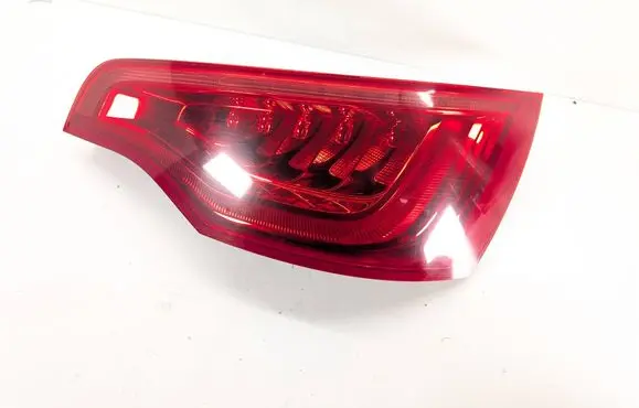 Audi Q7 4L Tailgate rear/tail lights 4L0945094G