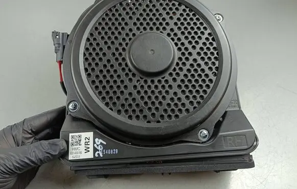 Genesis GV70 Subwoofer speaker 96381AR000 SZD3 S554082