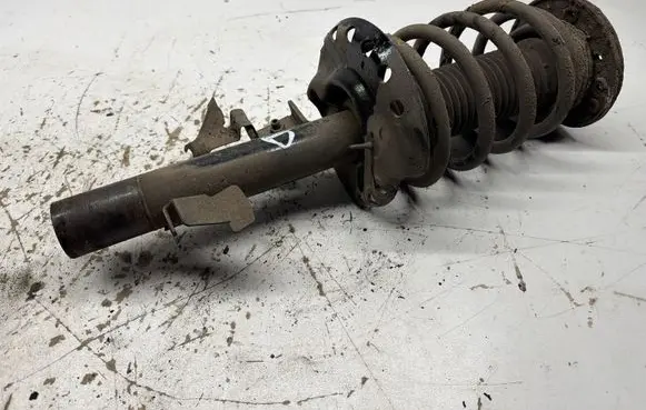 Volvo XC70 Front shock absorber with coil spring 