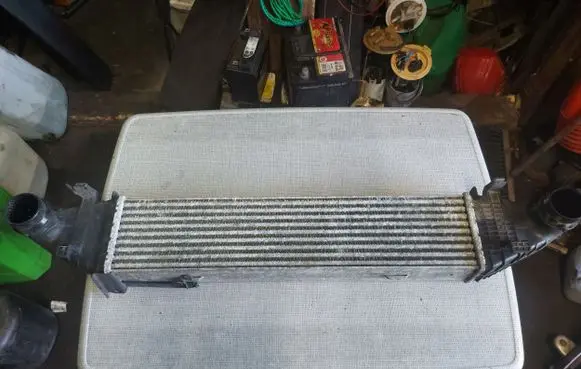 Mercedes-Benz C W204 Intercooler radiator A2045000100