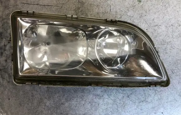Volvo S40, V40 Headlight/headlamp 30899683