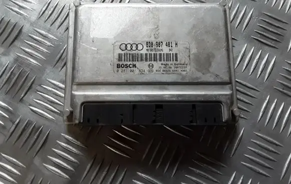 Audi A4 S4 B5 8D Engine control unit/module 8D0907401H 0281001834 28RTE237