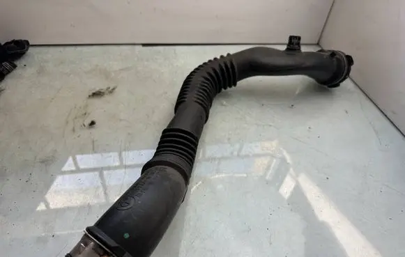 BMW 1 E81 E87 Intercooler hose/pipe 7797481