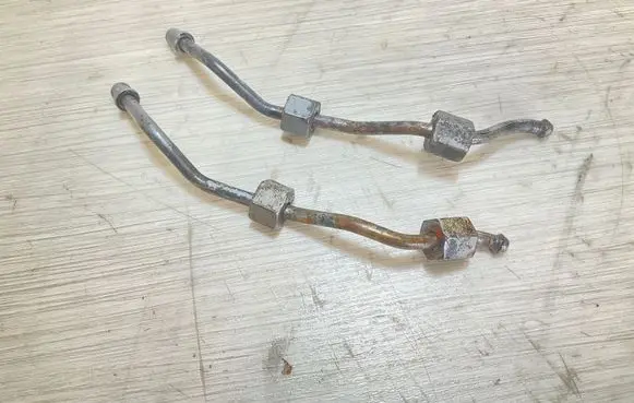 Mercedes-Benz Sprinter W906 Fuel injector supply line/pipe 