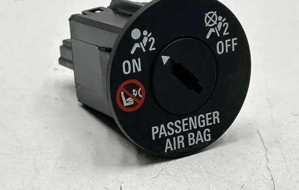 Opel Insignia A Passenger airbag on/off switch 13577258