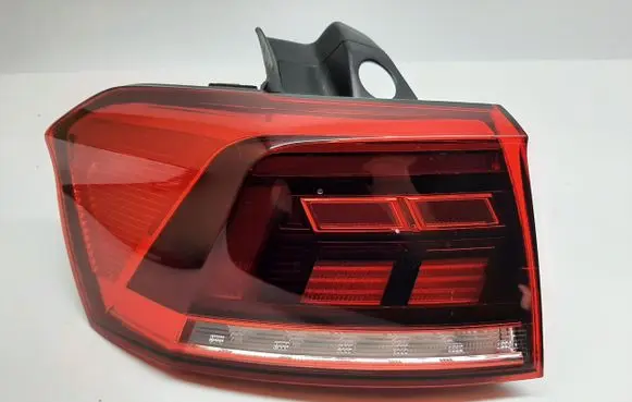 Volkswagen PASSAT B8 Rear/tail lights 3G9945095G