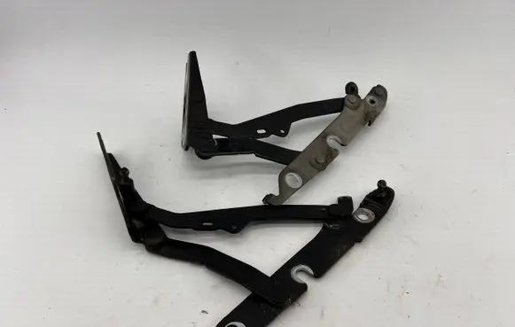 Audi A6 S6 C6 4F Tailgate/trunk/boot hinge 4F5827301 4F5827302