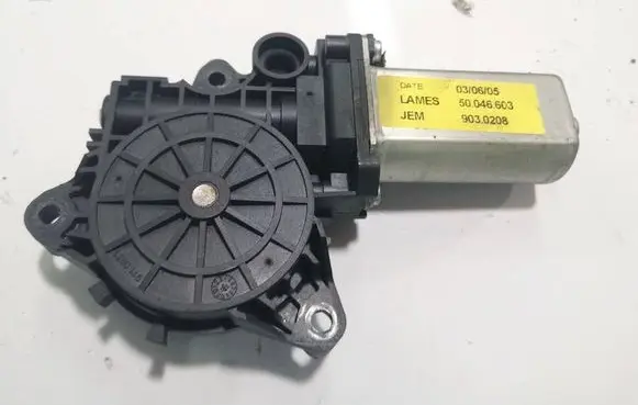 Lancia Musa Front door window regulator motor 9030208