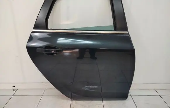 Opel Astra J Rear door 