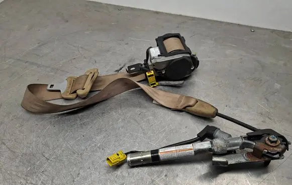 Honda CR-V Front seatbelt 6073523 608200201A