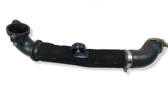 Volkswagen Tiguan Intercooler hose/pipe 04L145828G