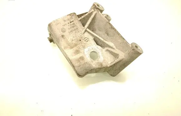 Volvo S60 Engine mounting bracket 31430470