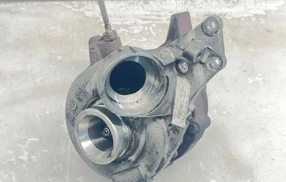 Mercedes-Benz E W211 Turbo A6460900980