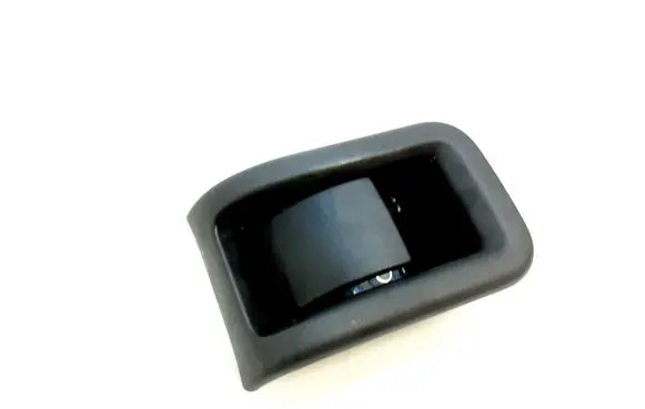 Volvo V70 Engine bonnet (hood) release handle 30779851