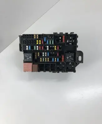 Renault Laguna III Fuse module 8200393836 8200393836D