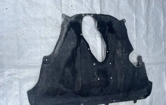 Jeep Cherokee Engine splash shield/under tray JEEP CHEROKEE KL OSŁONA SILNIKA DOLNA 2.0 2.2 16R