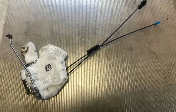 Mitsubishi ASX Front door lock