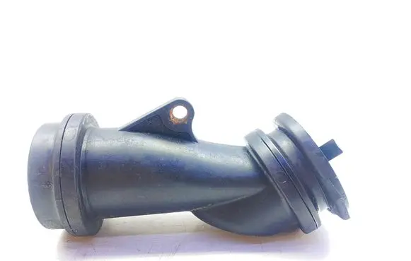 Mercedes-Benz Vito Viano W639 Oil fill pipe A6420160129