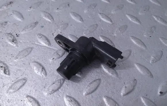 Suzuki Swift III Crankshaft position sensor 0232103148