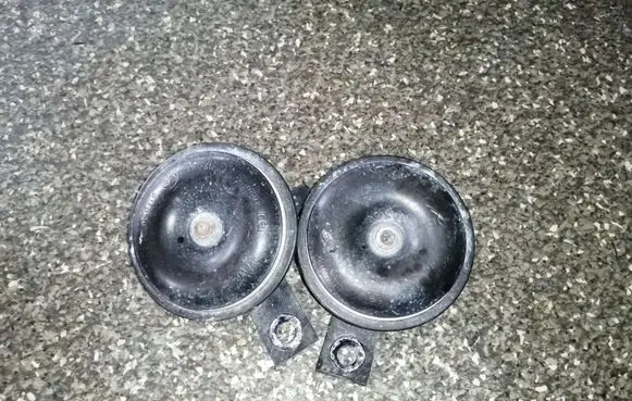 Nissan Juke I F15 Horn signal