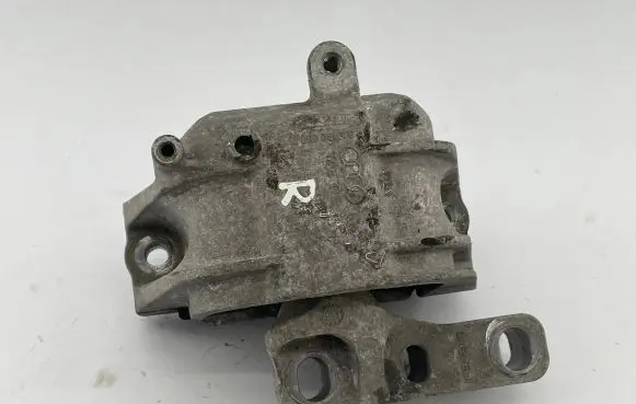 Audi TT TTS Mk2 Engine mount bracket 8J0199262