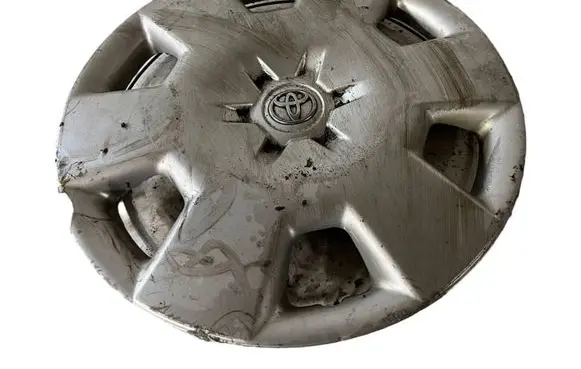 Toyota Corolla Verso AR10 R15 wheel hub/cap/trim 4260202180