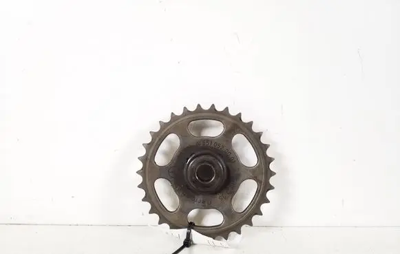 Mercedes-Benz E W212 Timing chain sprocket A6510520001
