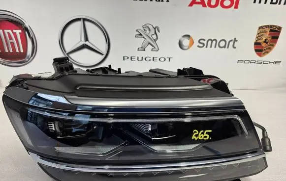 Volkswagen Tiguan Headlight/headlamp 5NB941082D