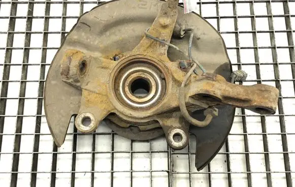 Honda CR-V Front wheel hub spindle knuckle