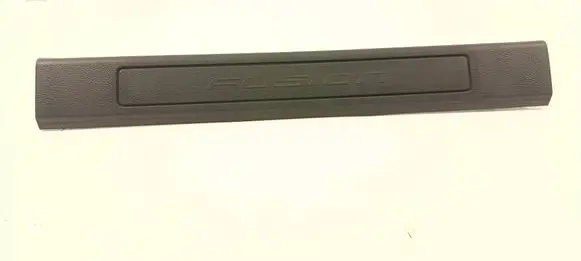 Front sill trim cover