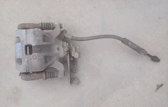 Mazda 3 II Rear brake caliper K1900